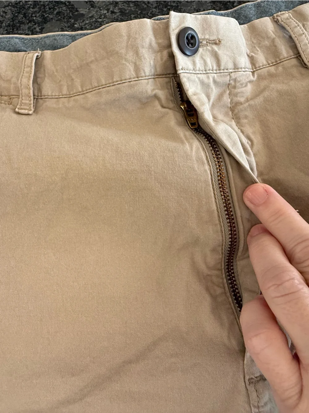 J.Crew men's khaki chino shorts size 42 flat front 7in inseam preppy stretch